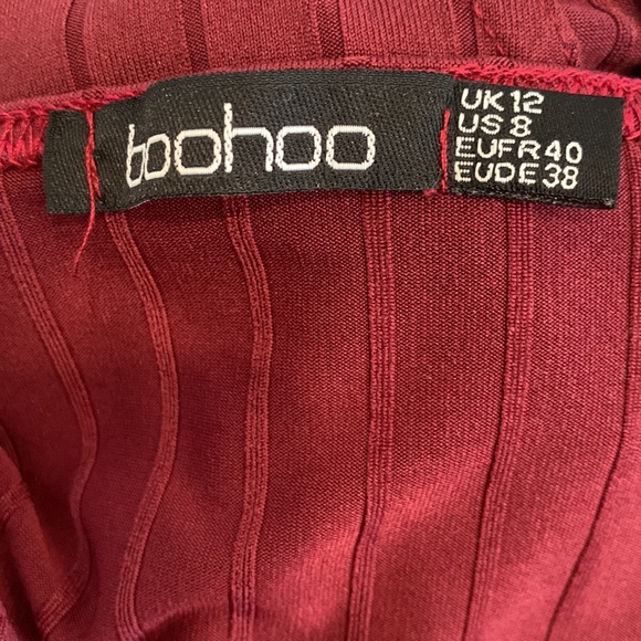 Burgundy Boohoo bodysuit with open back and bow - Picture 3 of 3